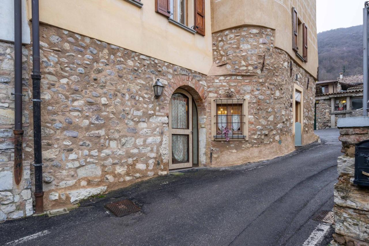 Le Chateau Franciacorta - By Host4U Apartment Colombaro  Екстериор снимка